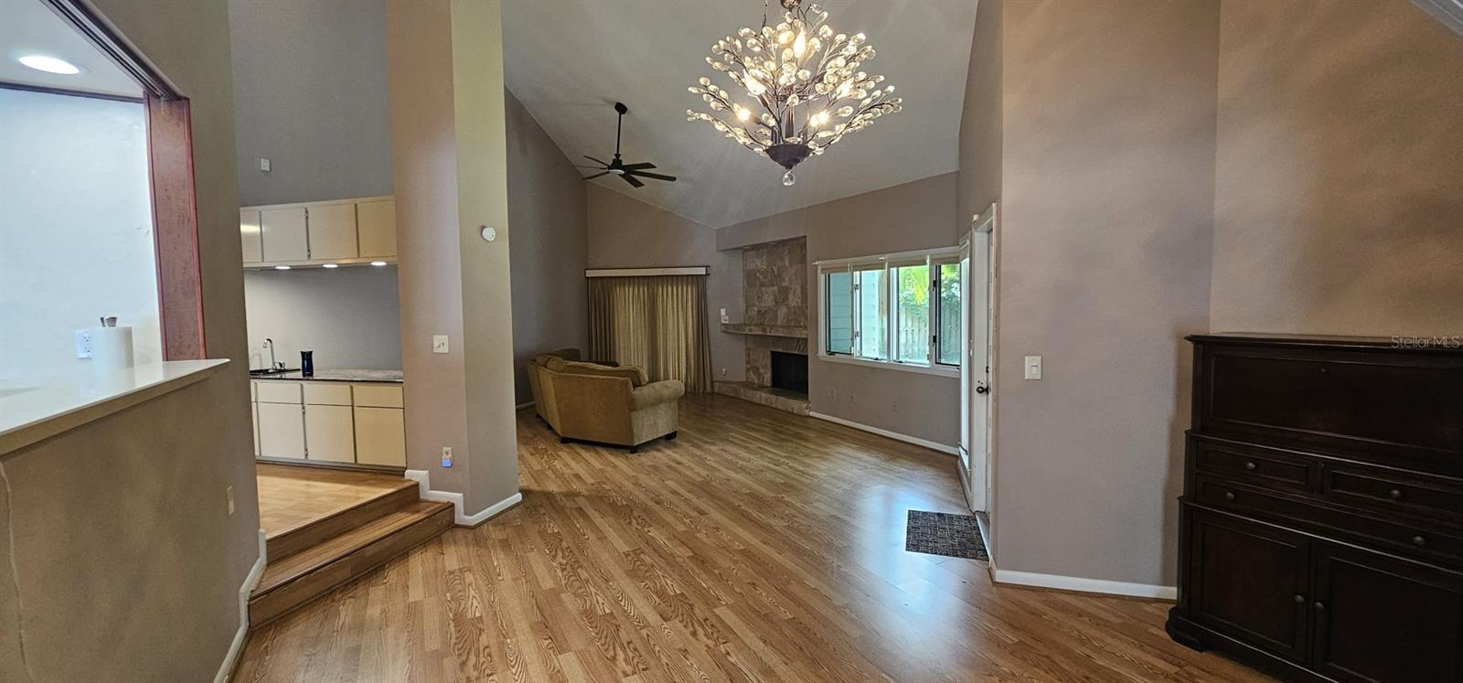 10495 LONGWOOD DR — photo 10