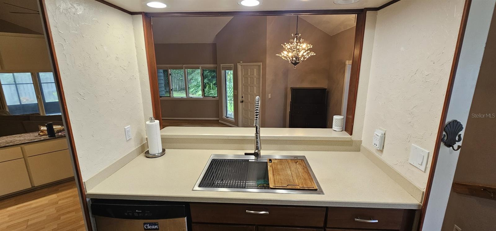 10495 LONGWOOD DR — photo 19