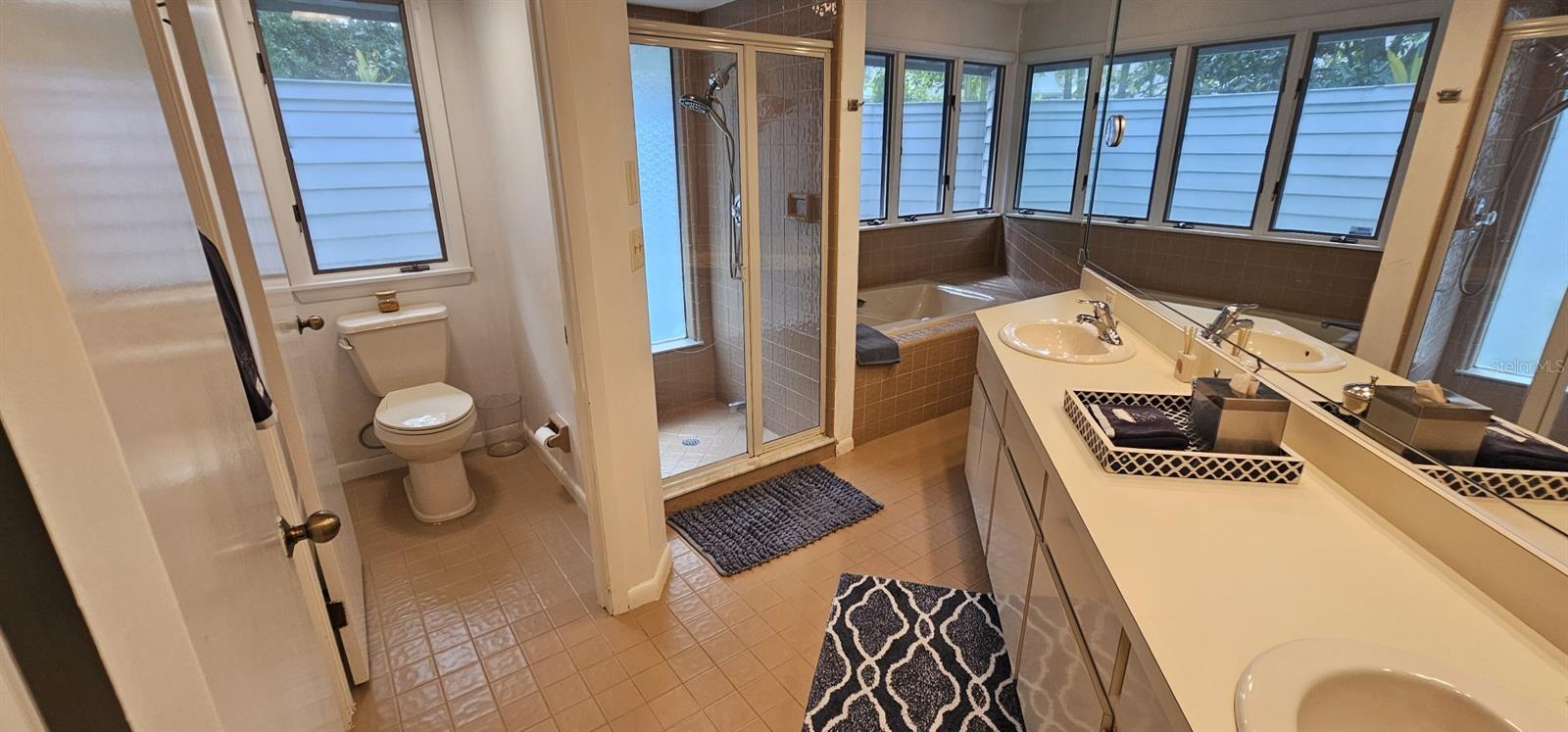 10495 LONGWOOD DR — photo 28