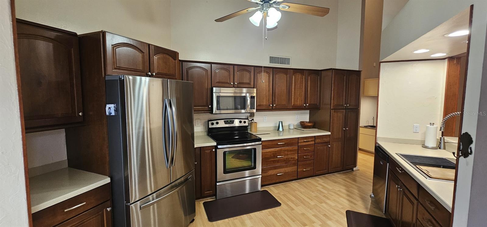 10495 LONGWOOD DR — photo 15