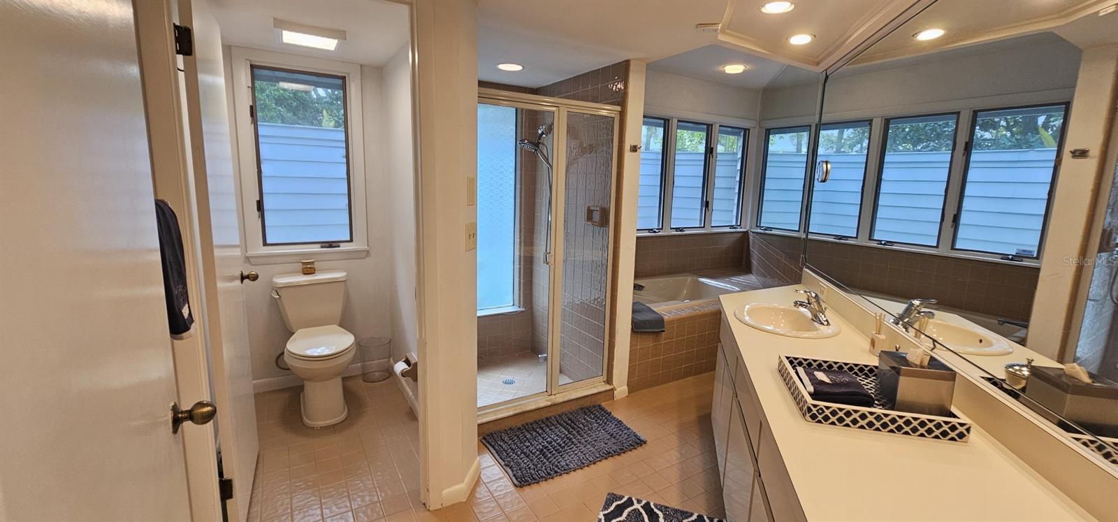10495 LONGWOOD DR — photo 30