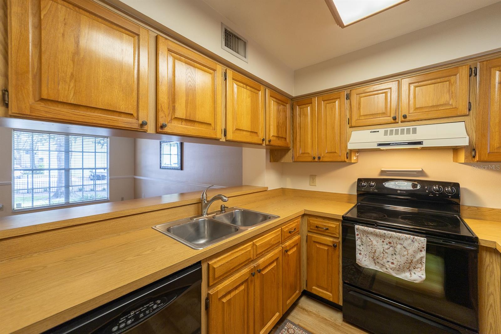 13810 FLETCHERS MILL DR — photo 8