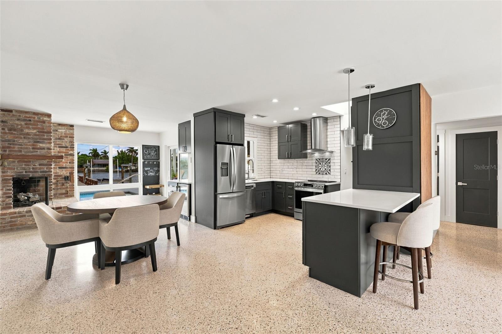 2440 S SHORE DR SE — photo 5