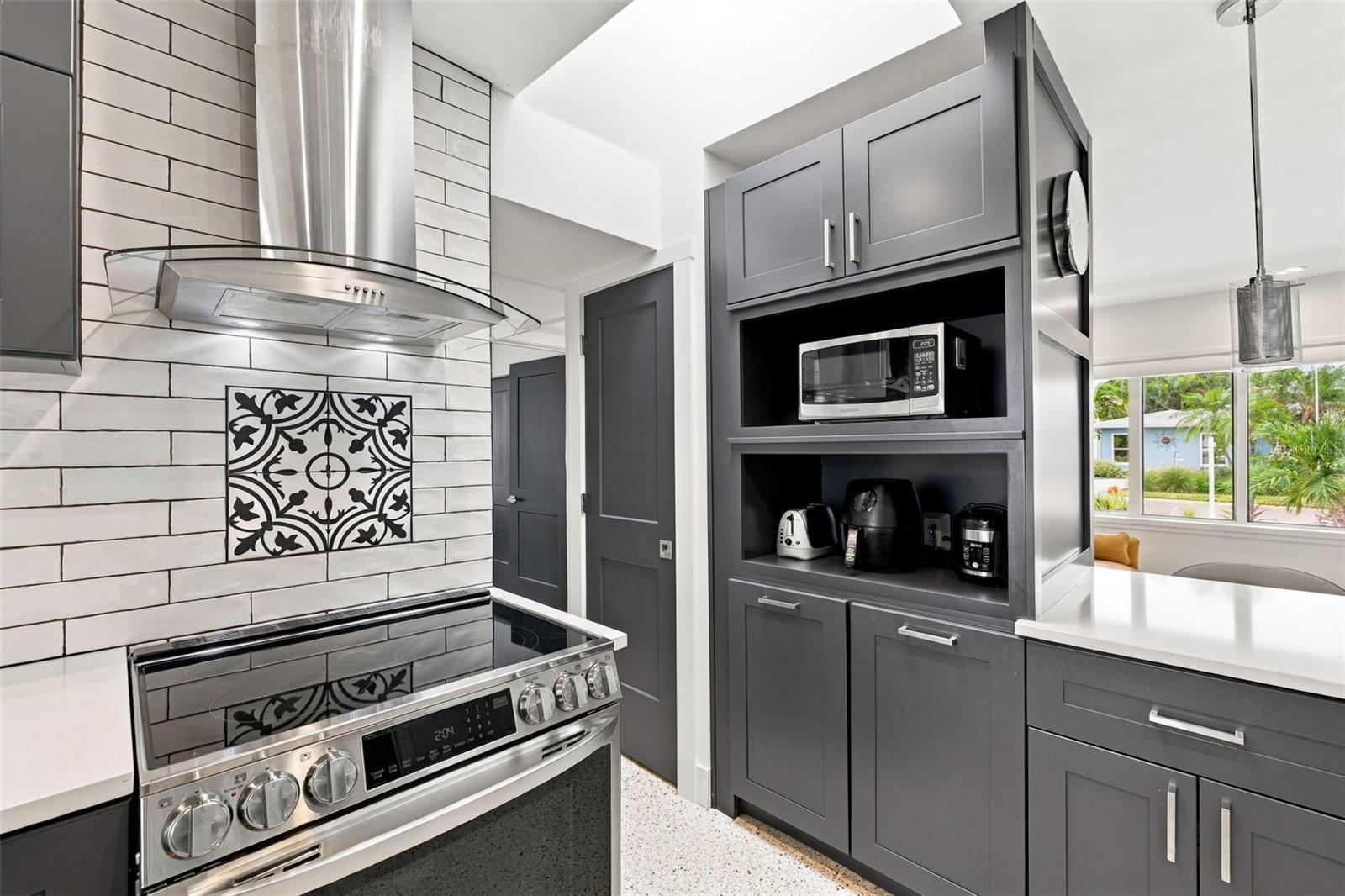 2440 S SHORE DR SE — photo 11
