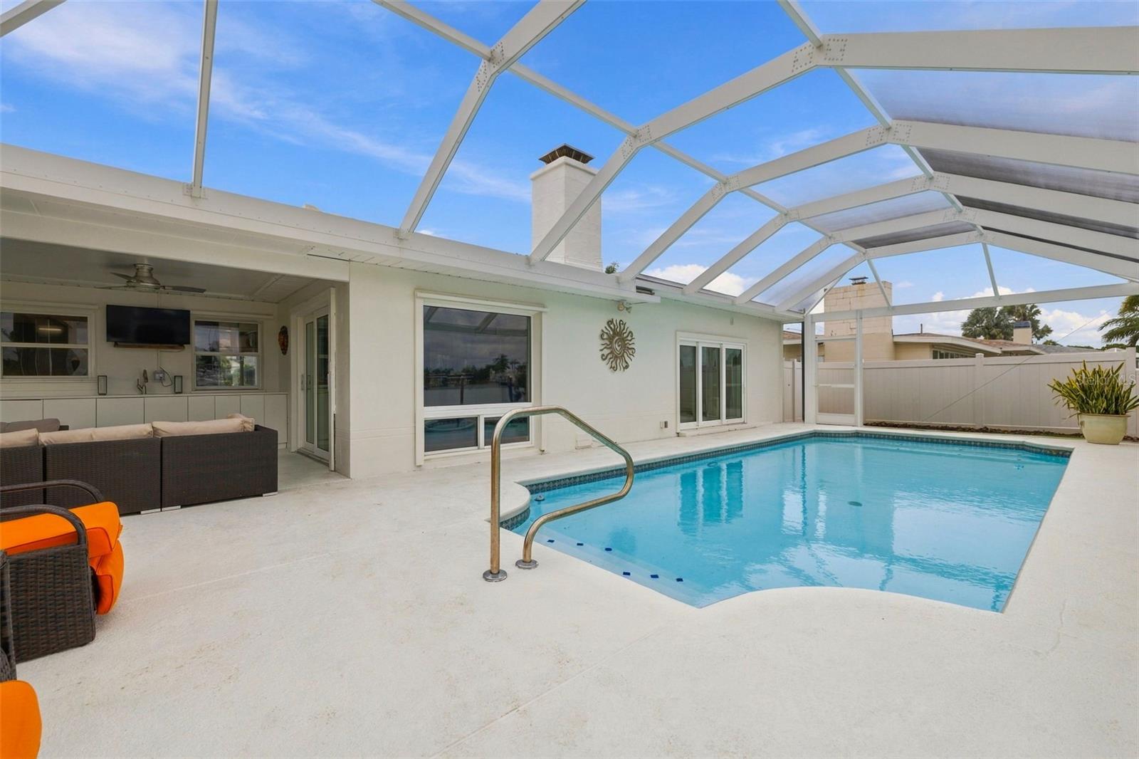 2440 S SHORE DR SE — photo 38