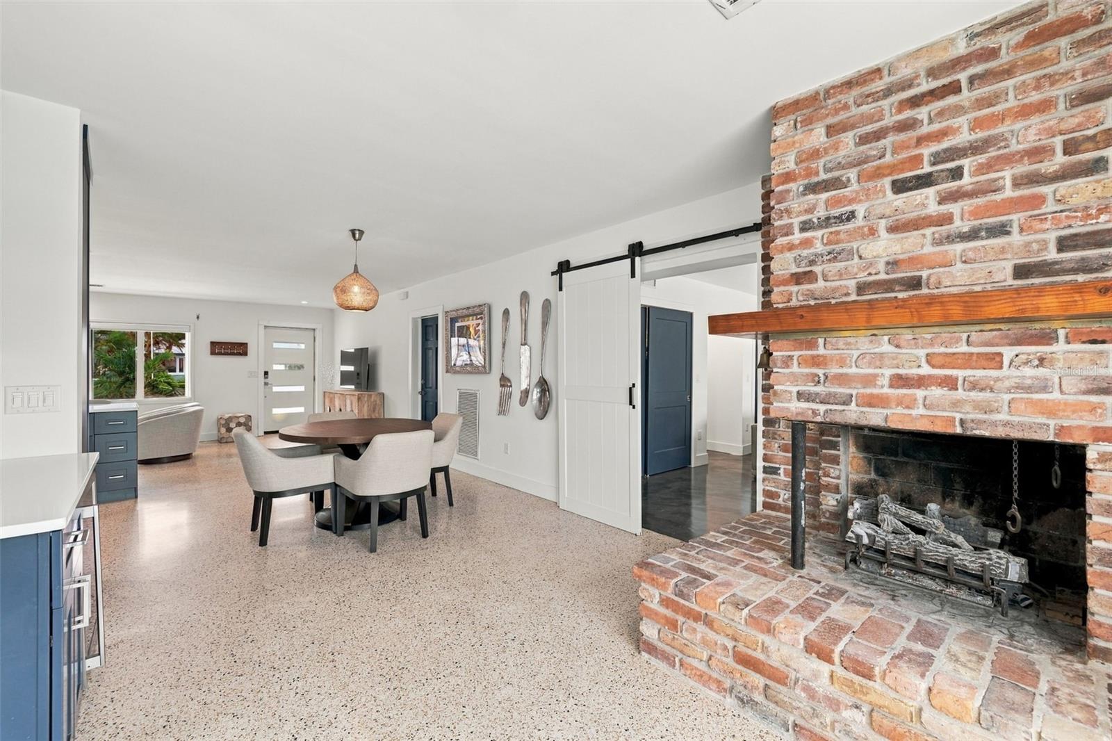 2440 S SHORE DR SE — photo 18
