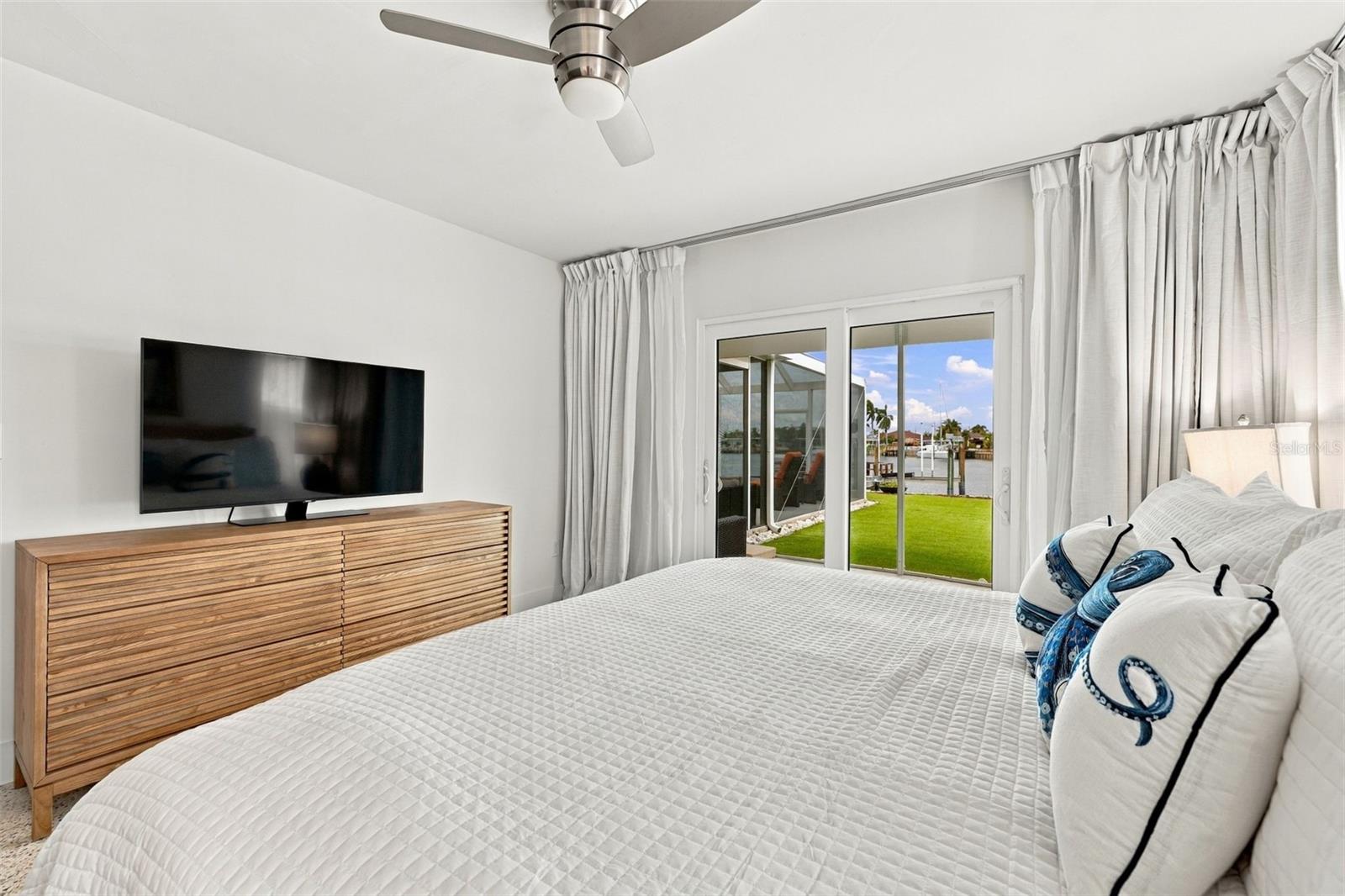 2440 S SHORE DR SE — photo 29