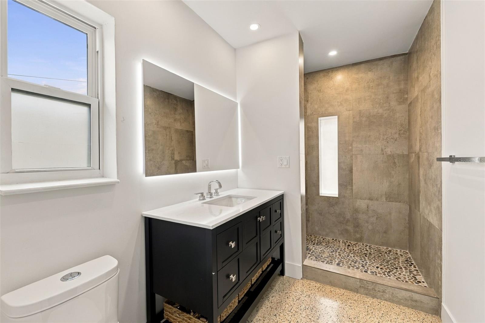 2440 S SHORE DR SE — photo 27