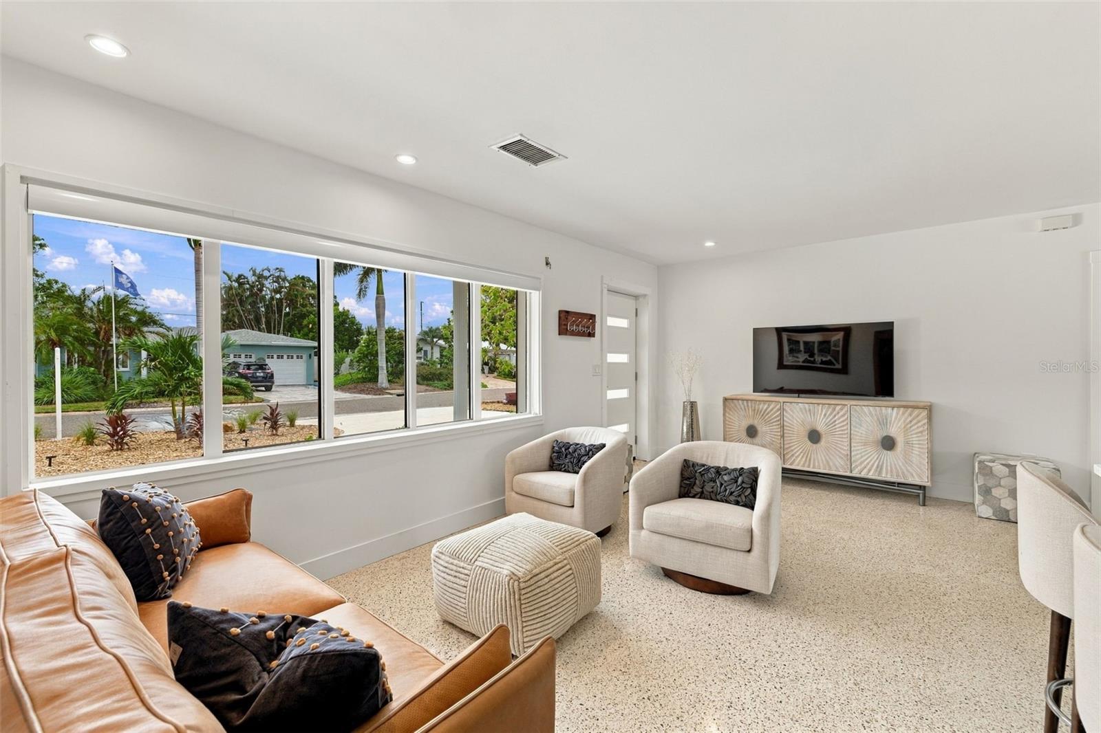 2440 S SHORE DR SE — photo 17