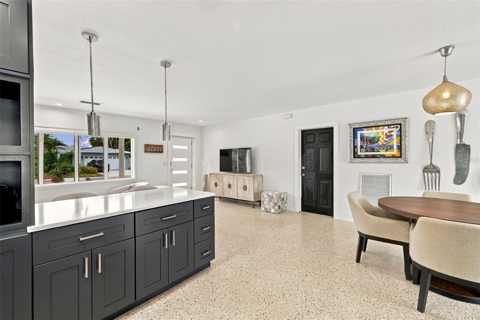 2440 S SHORE DR SE — photo 12
