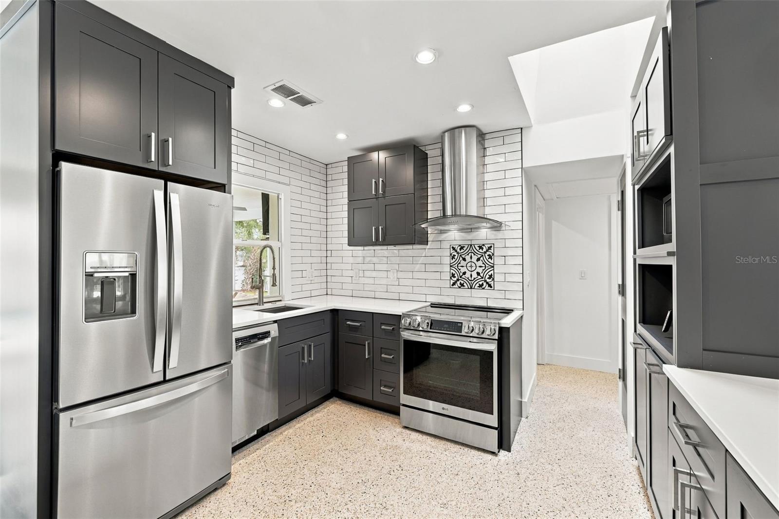 2440 S SHORE DR SE — photo 15