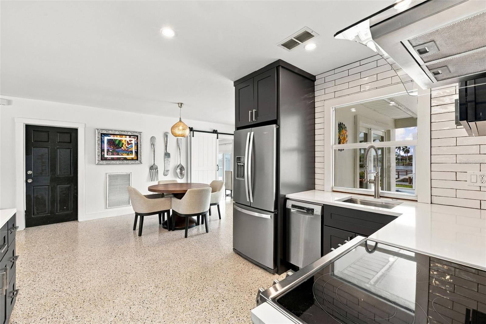 2440 S SHORE DR SE — photo 13