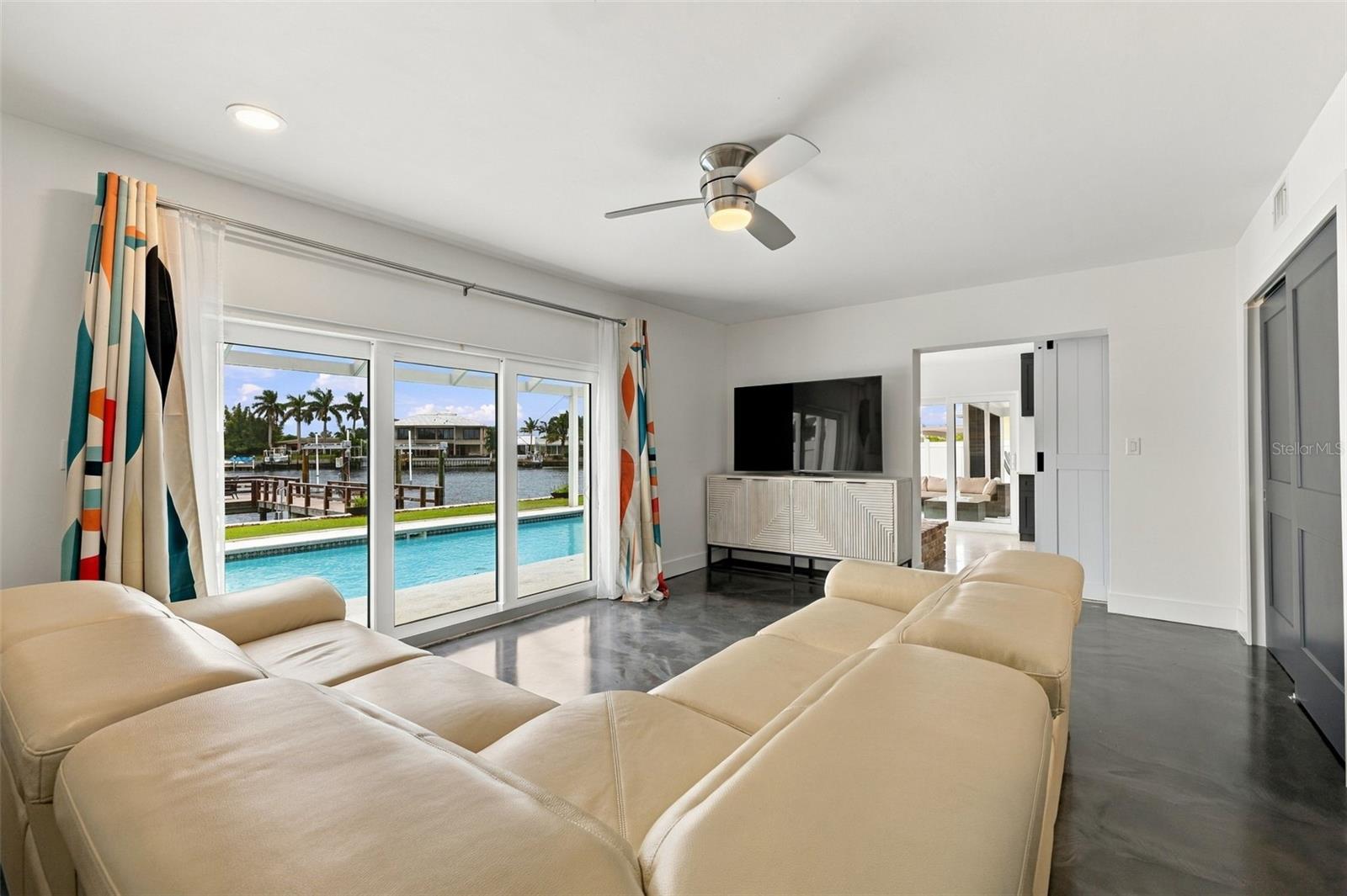 2440 S SHORE DR SE — photo 31