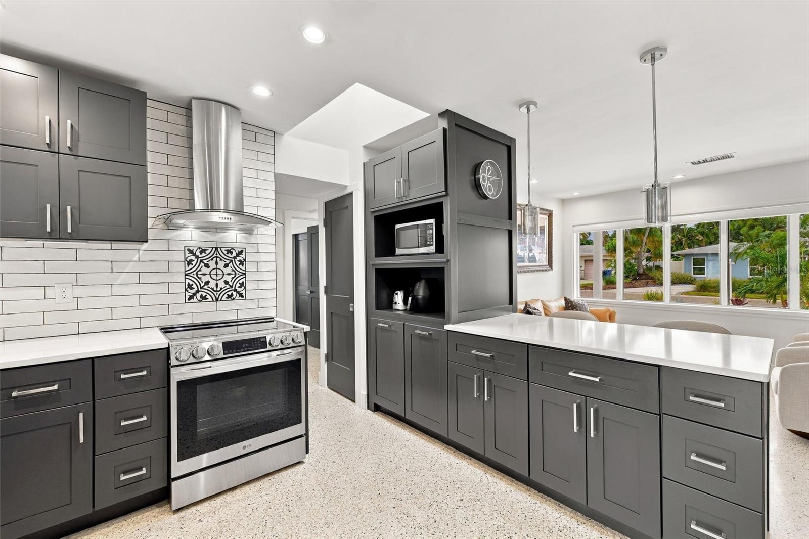 2440 S SHORE DR SE — photo 10