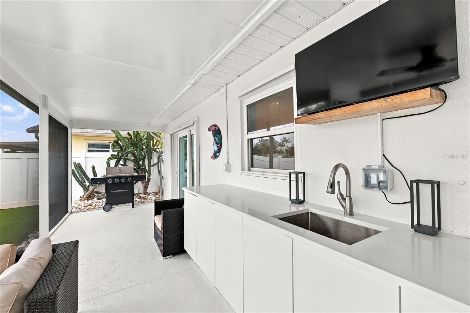 2440 S SHORE DR SE — photo 33