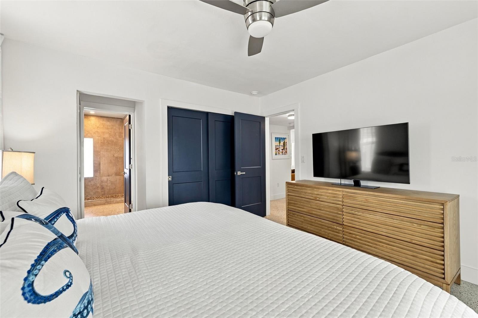 2440 S SHORE DR SE — photo 26