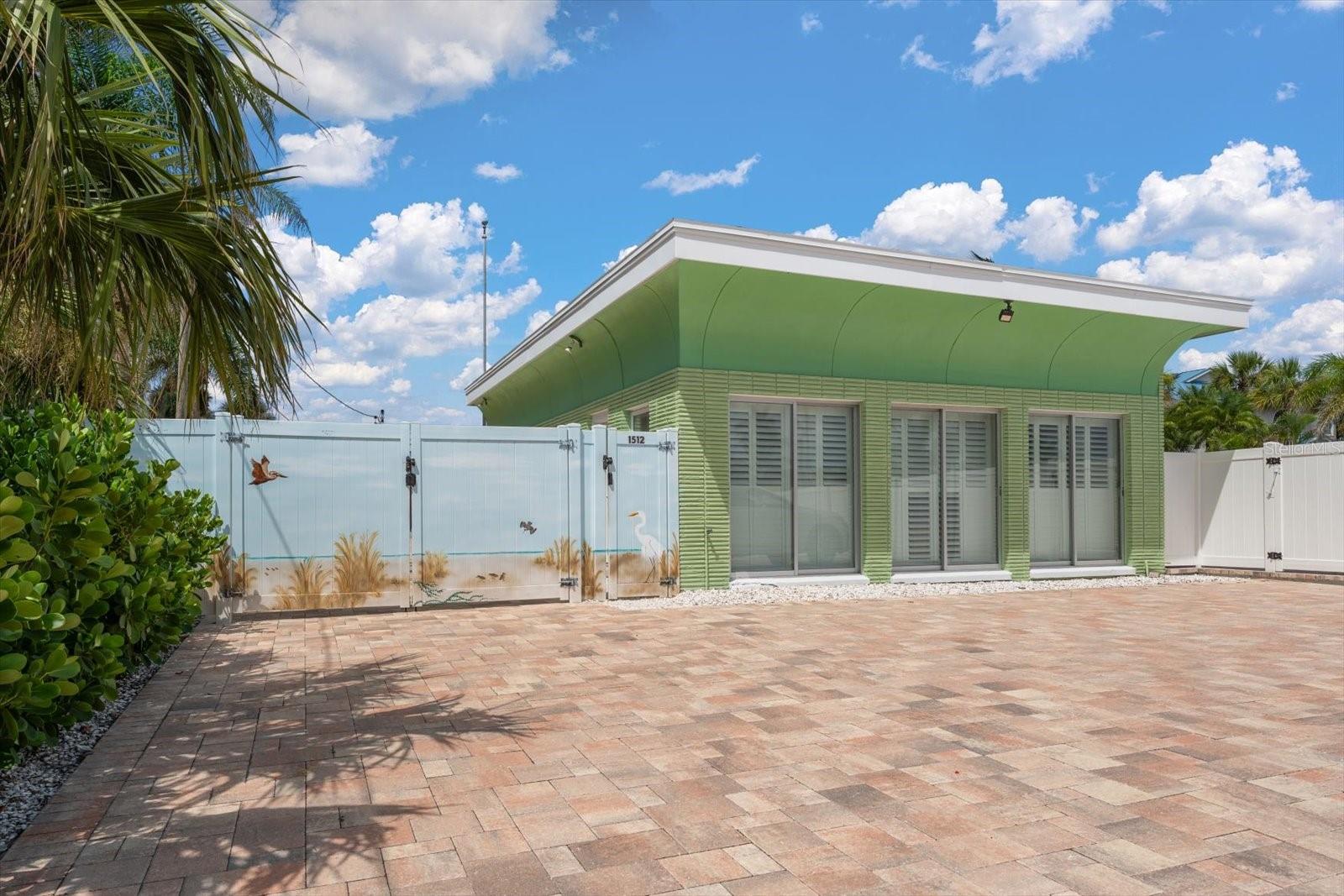 1512 GULF BLVD — photo 33