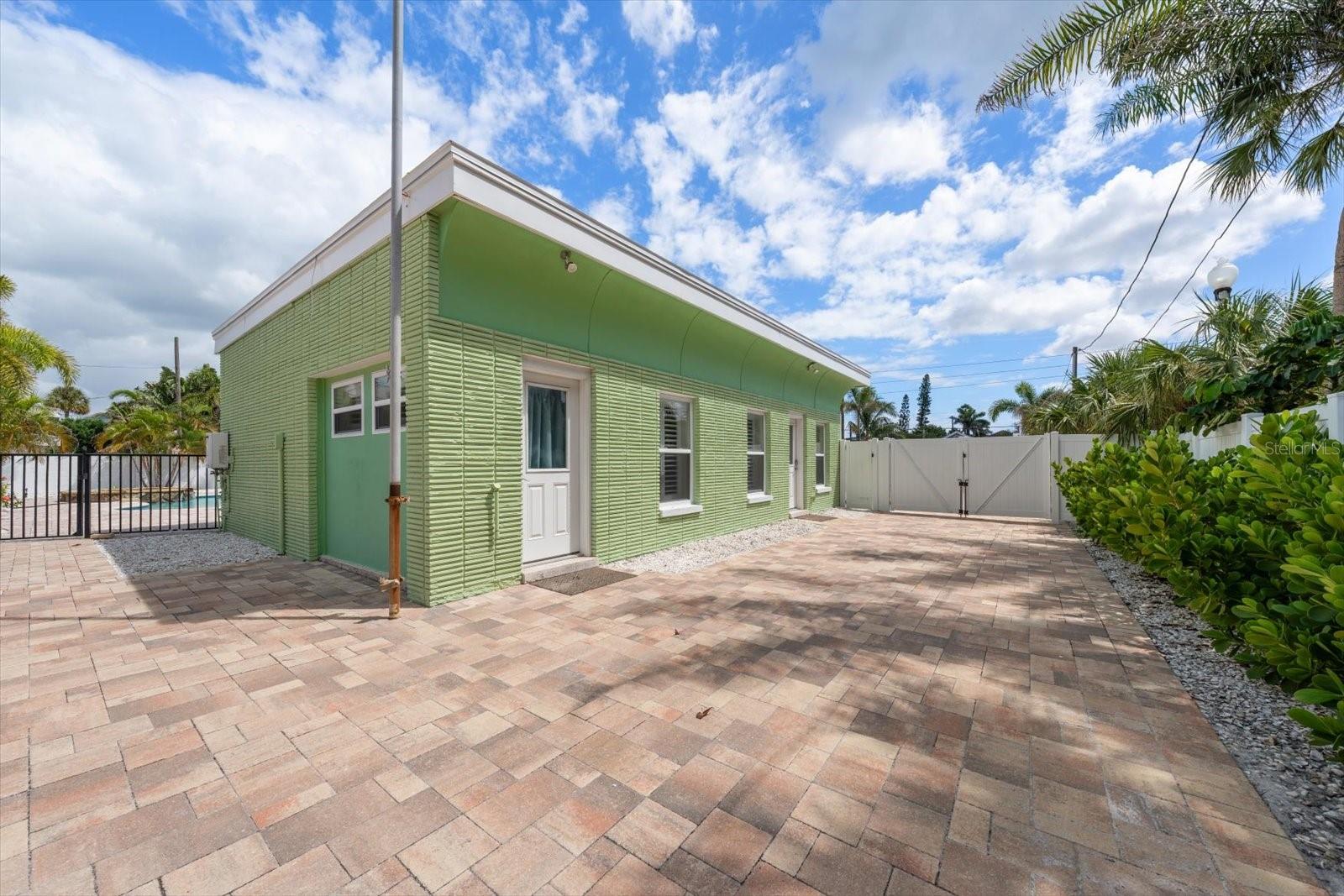 1512 GULF BLVD — photo 49