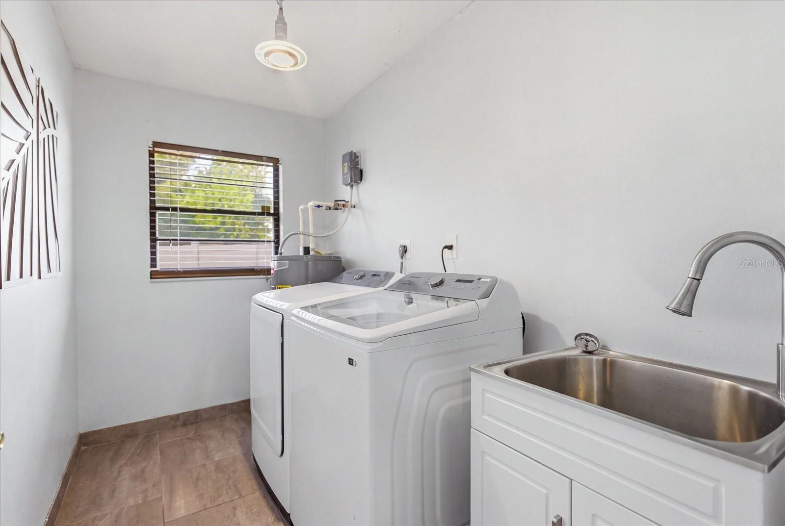 926 PLUM TREE LN — photo 29