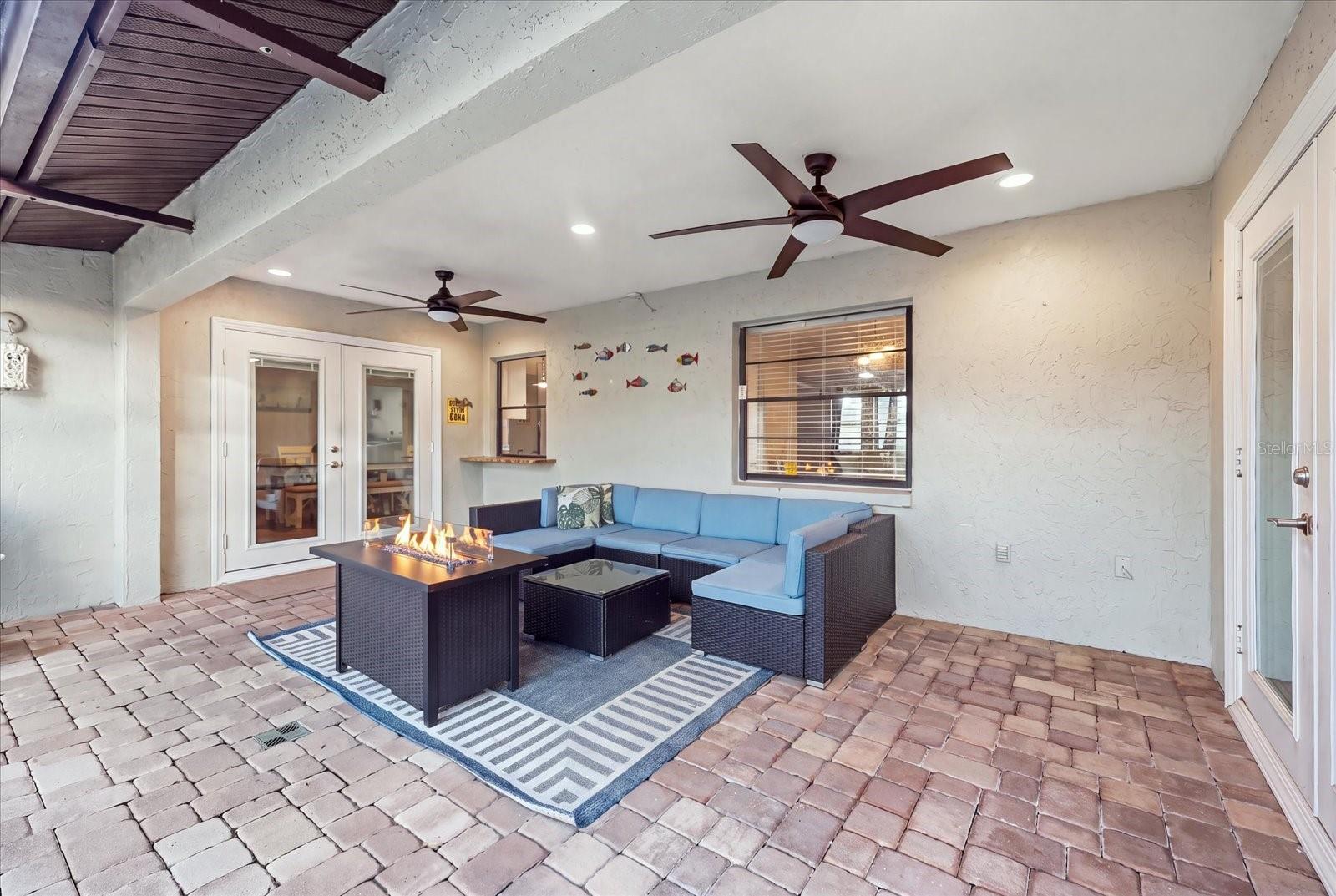 926 PLUM TREE LN — photo 30