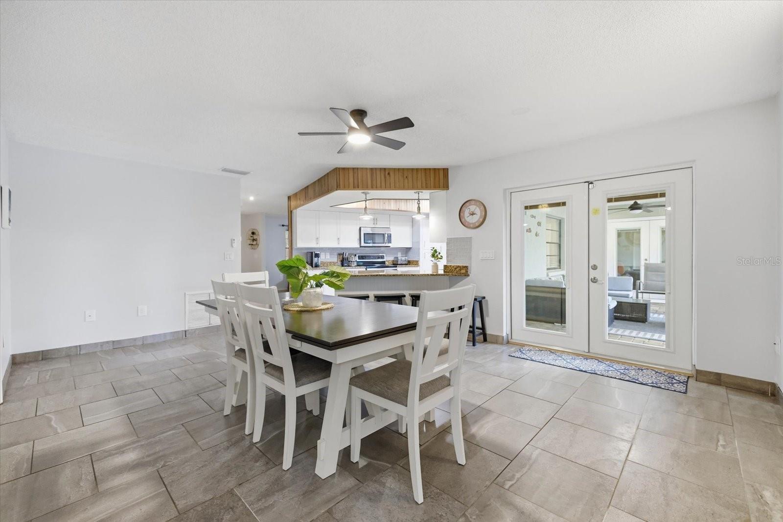 926 PLUM TREE LN — photo 6