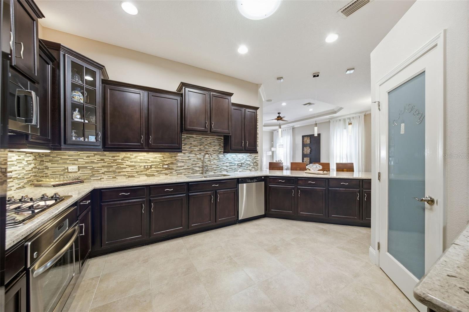 2912 DEVONOAK BLVD — photo 18