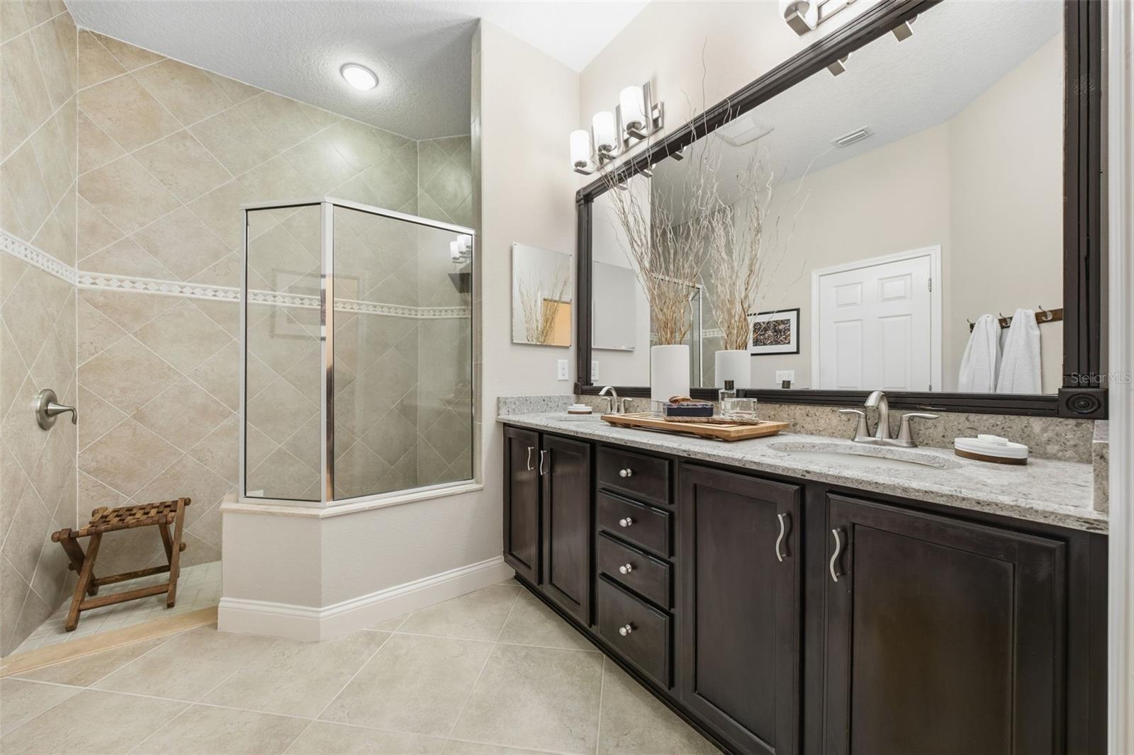 2912 DEVONOAK BLVD — photo 33