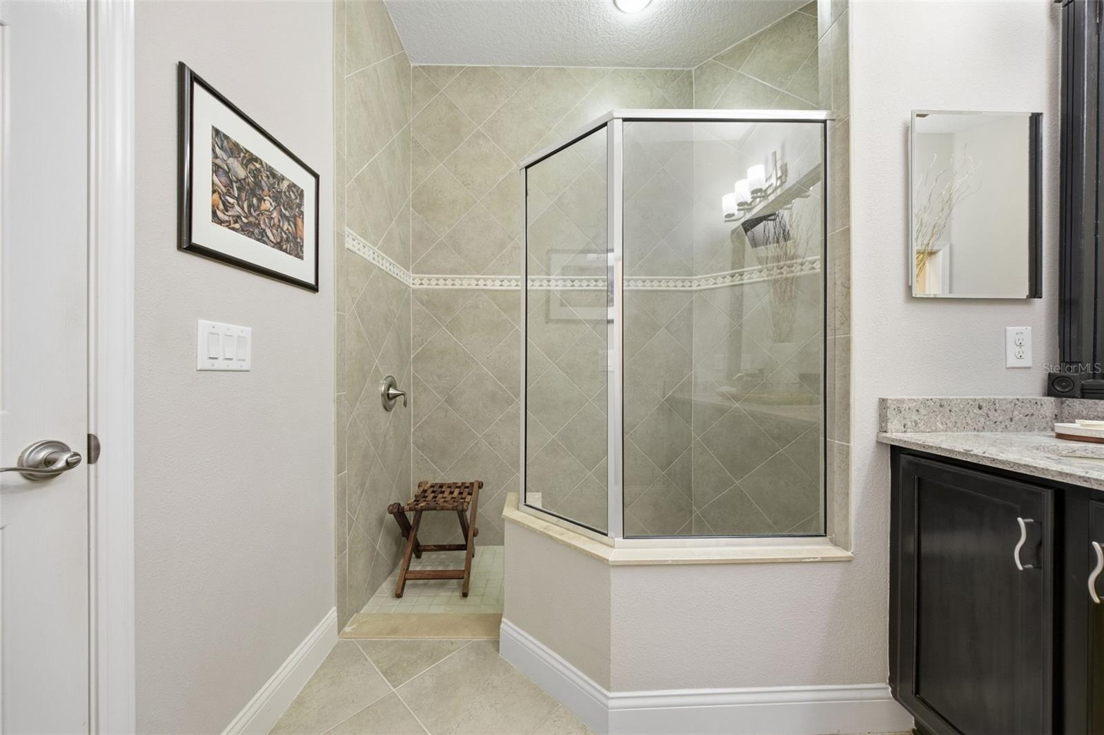 2912 DEVONOAK BLVD — photo 34
