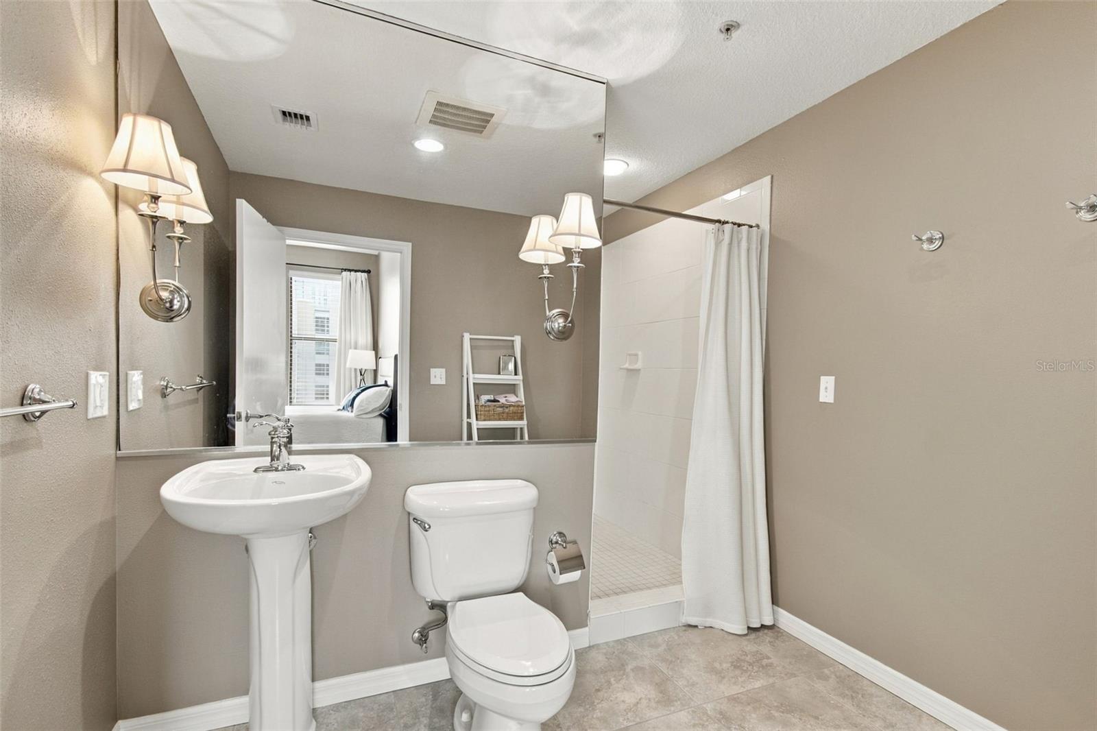 226 5TH AVE N #M05 — photo 29