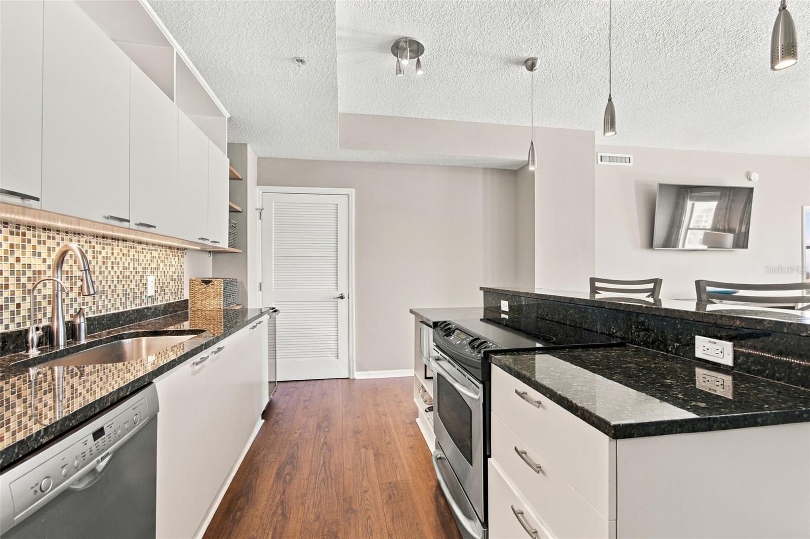 226 5TH AVE N #M05 — photo 6