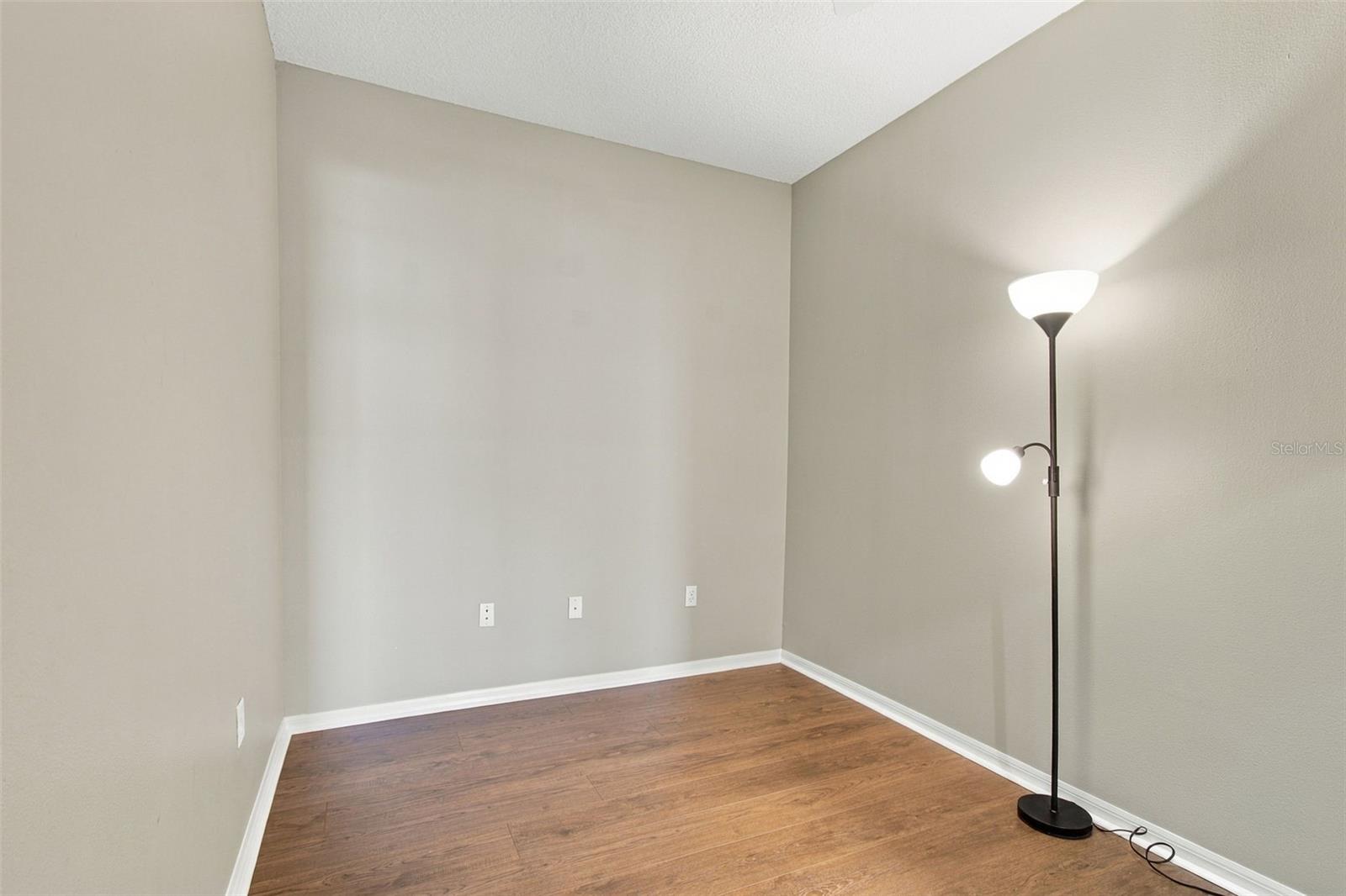 226 5TH AVE N #M05 — photo 32