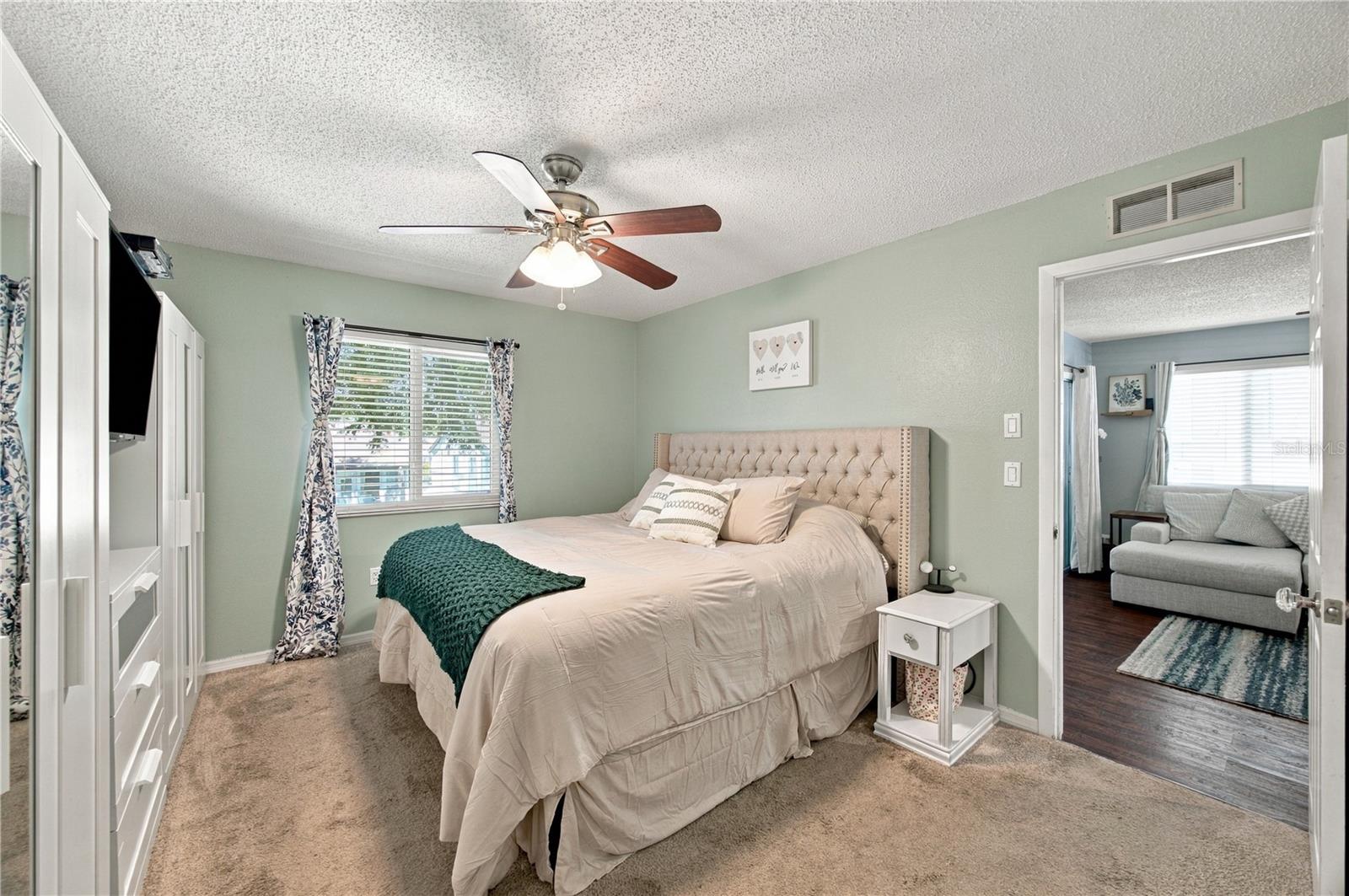 2245 ALDEN LN #F — photo 10