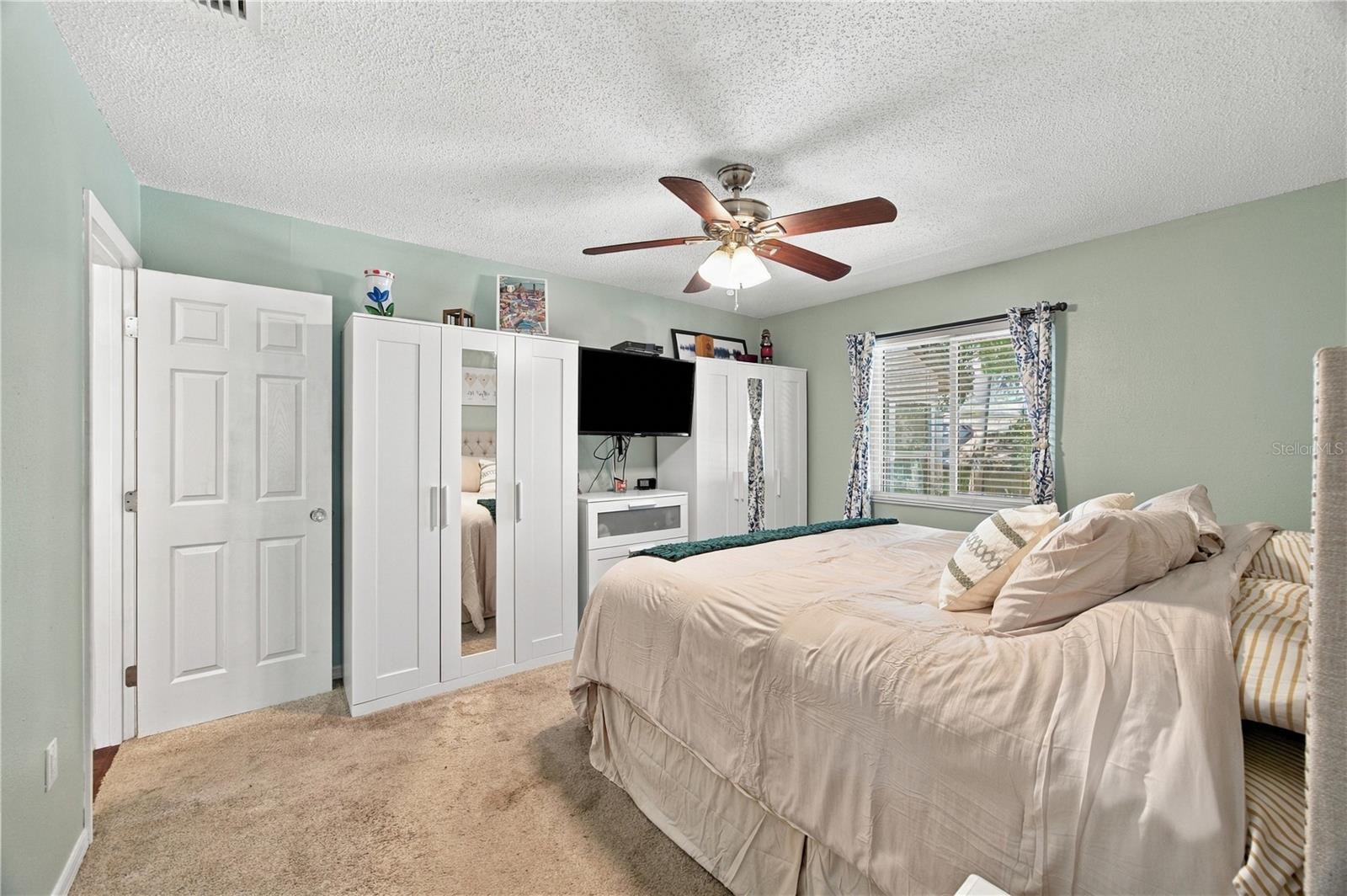 2245 ALDEN LN #F — photo 11