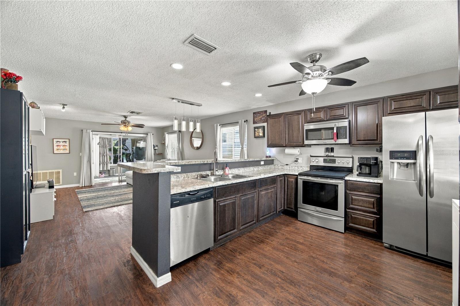 2245 ALDEN LN #F — photo 8