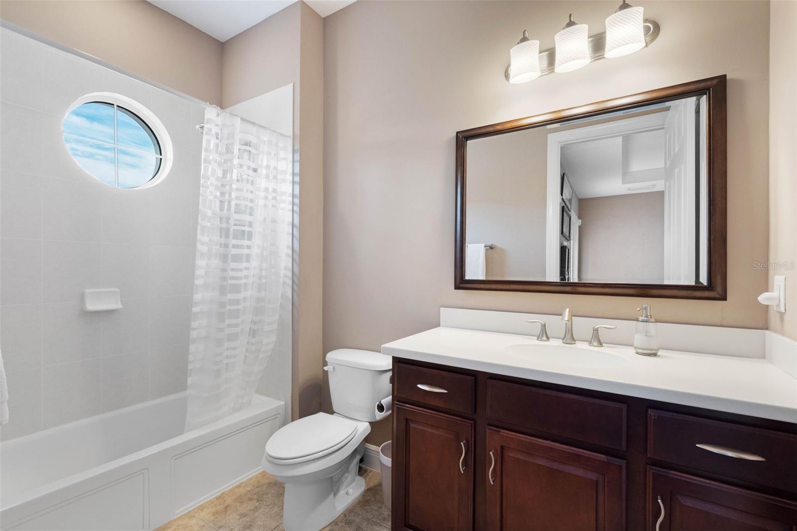 6101 YEATS MANOR DR — photo 40