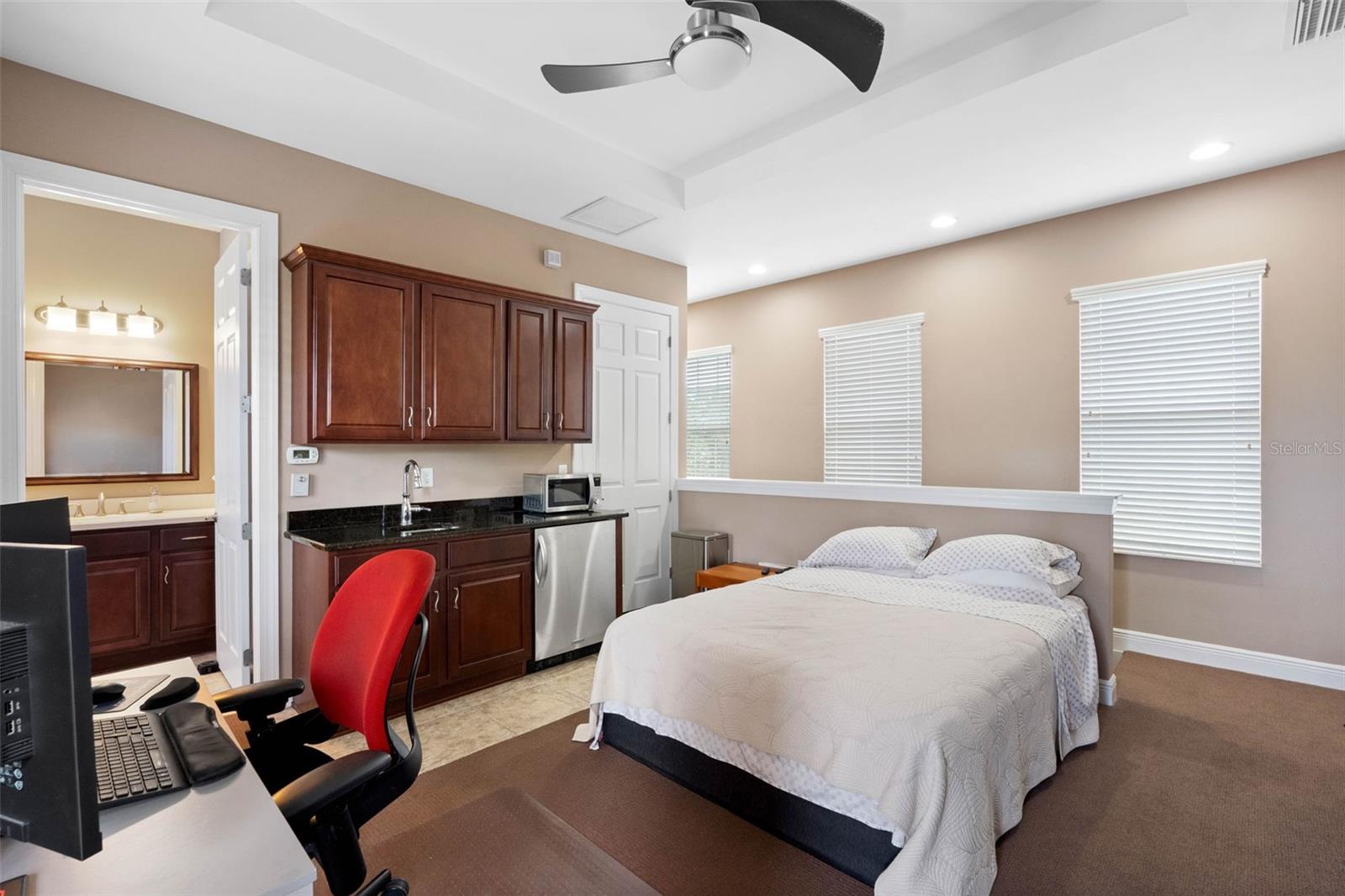 6101 YEATS MANOR DR — photo 37