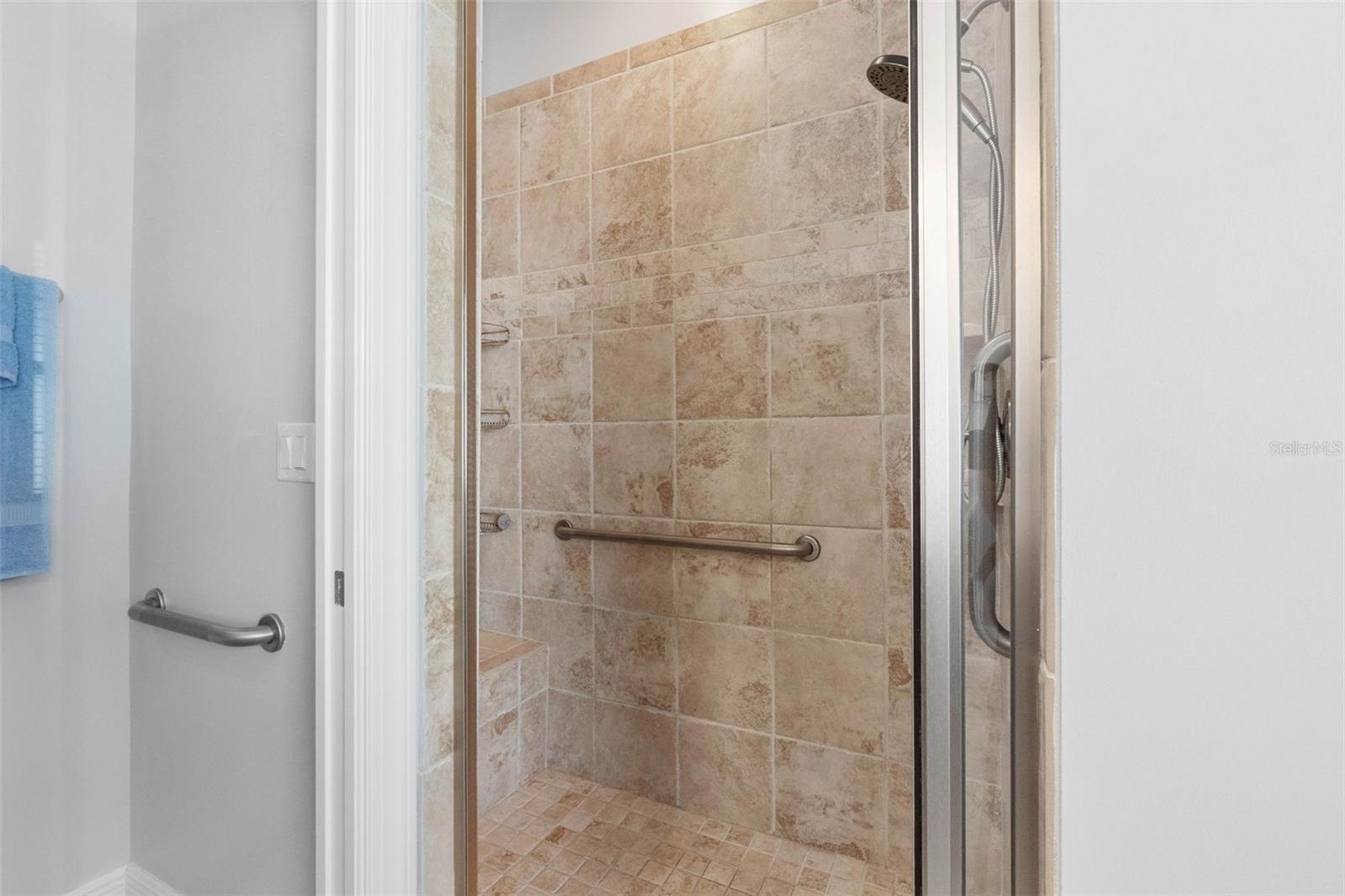 6101 YEATS MANOR DR — photo 26