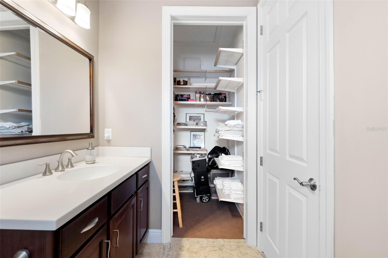 6101 YEATS MANOR DR — photo 41