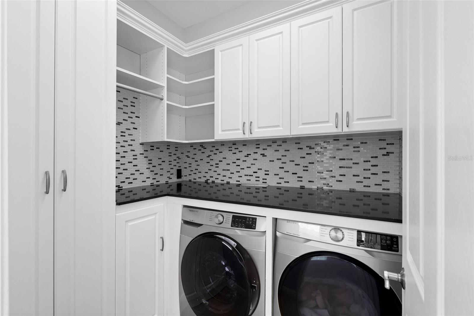 6101 YEATS MANOR DR — photo 32