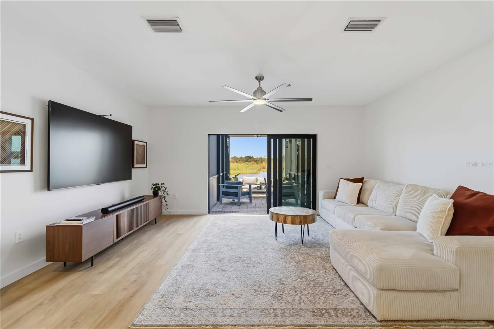 6404 SILVERSTAR DR — photo 6
