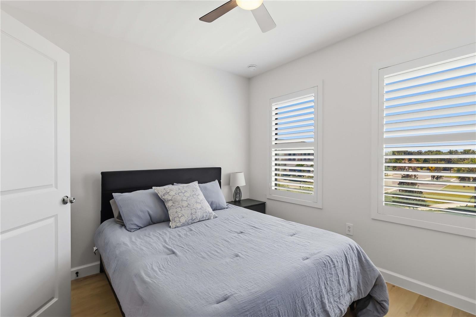 6404 SILVERSTAR DR — photo 18