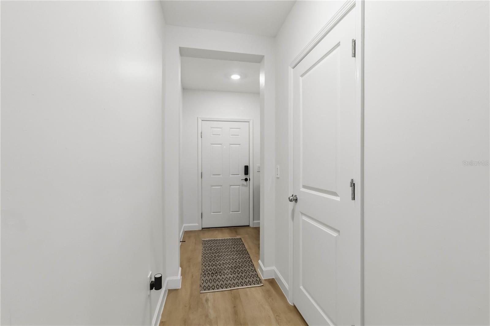 6404 SILVERSTAR DR — photo 26