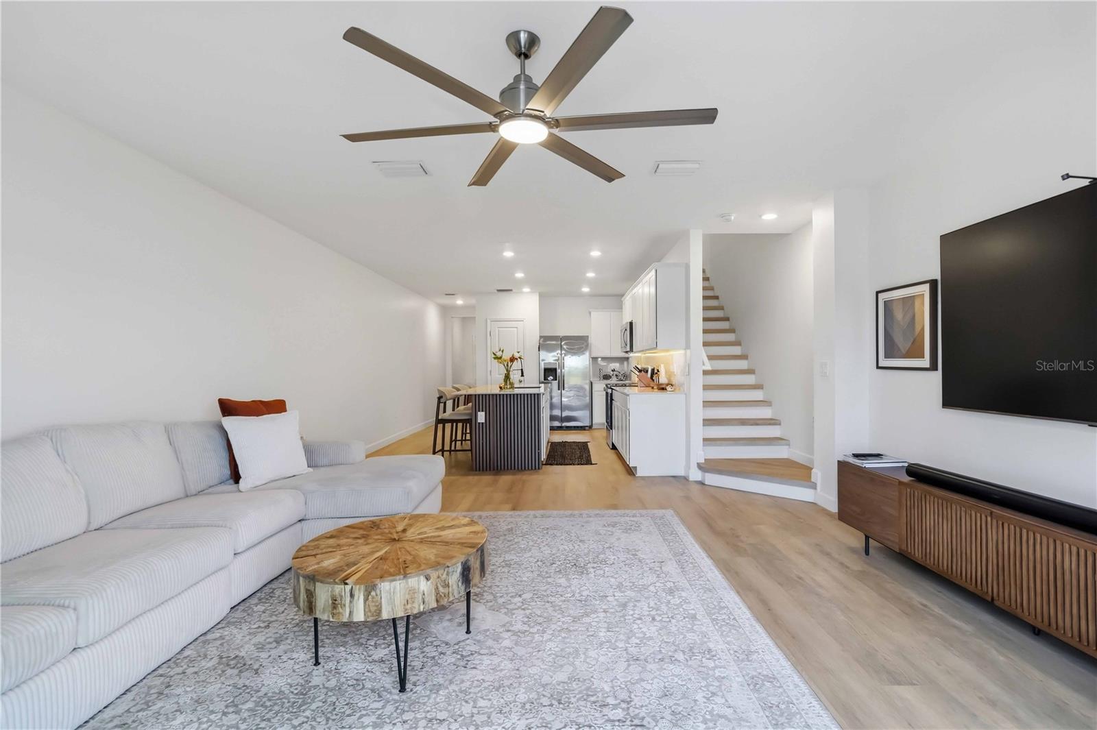 6404 SILVERSTAR DR — photo 5