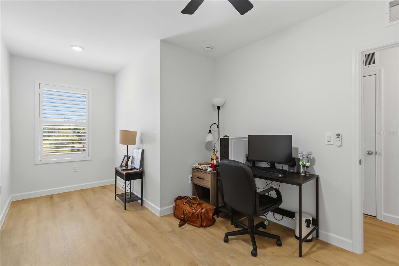 6404 SILVERSTAR DR — photo 20