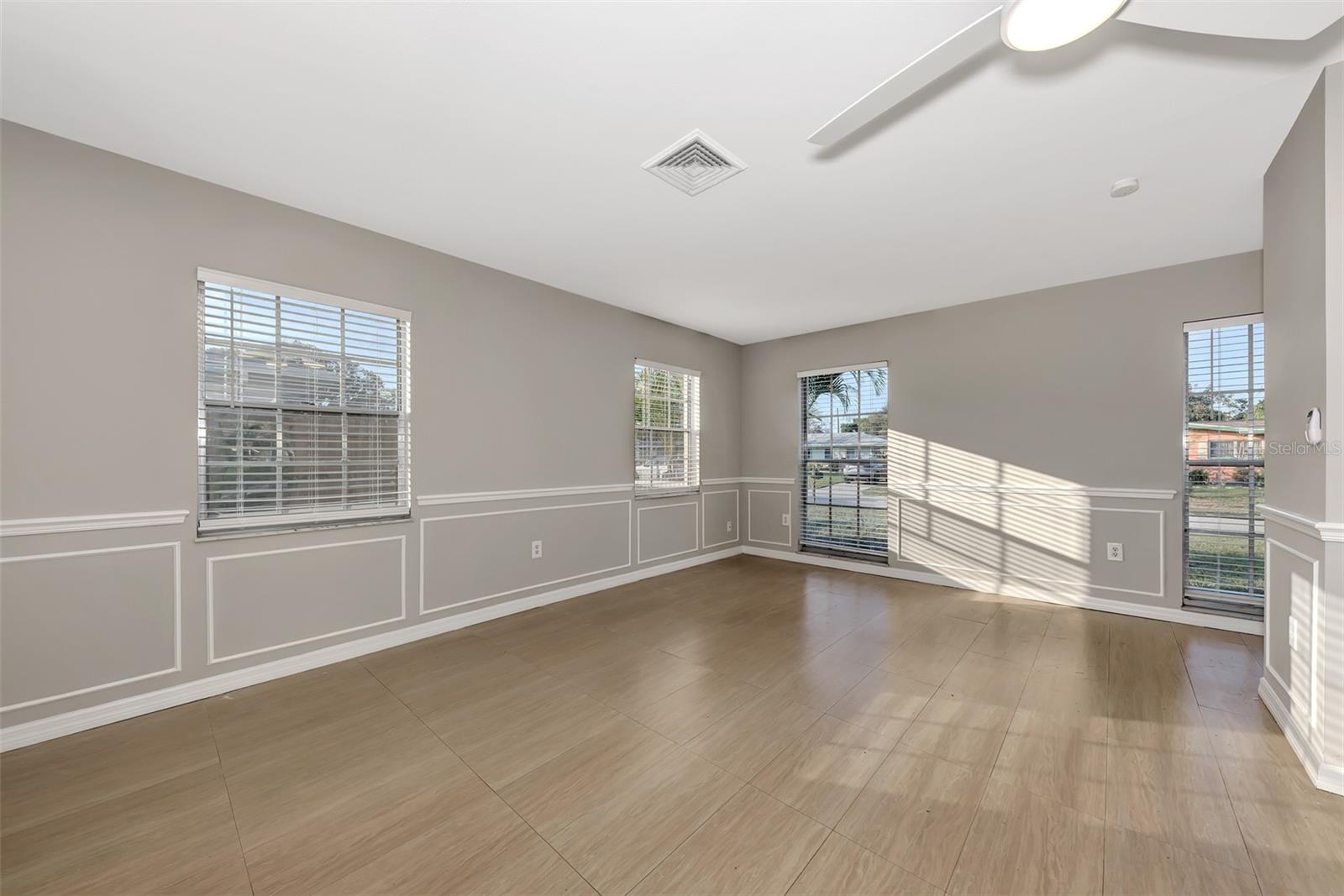 2382 ROSE ST — photo 8