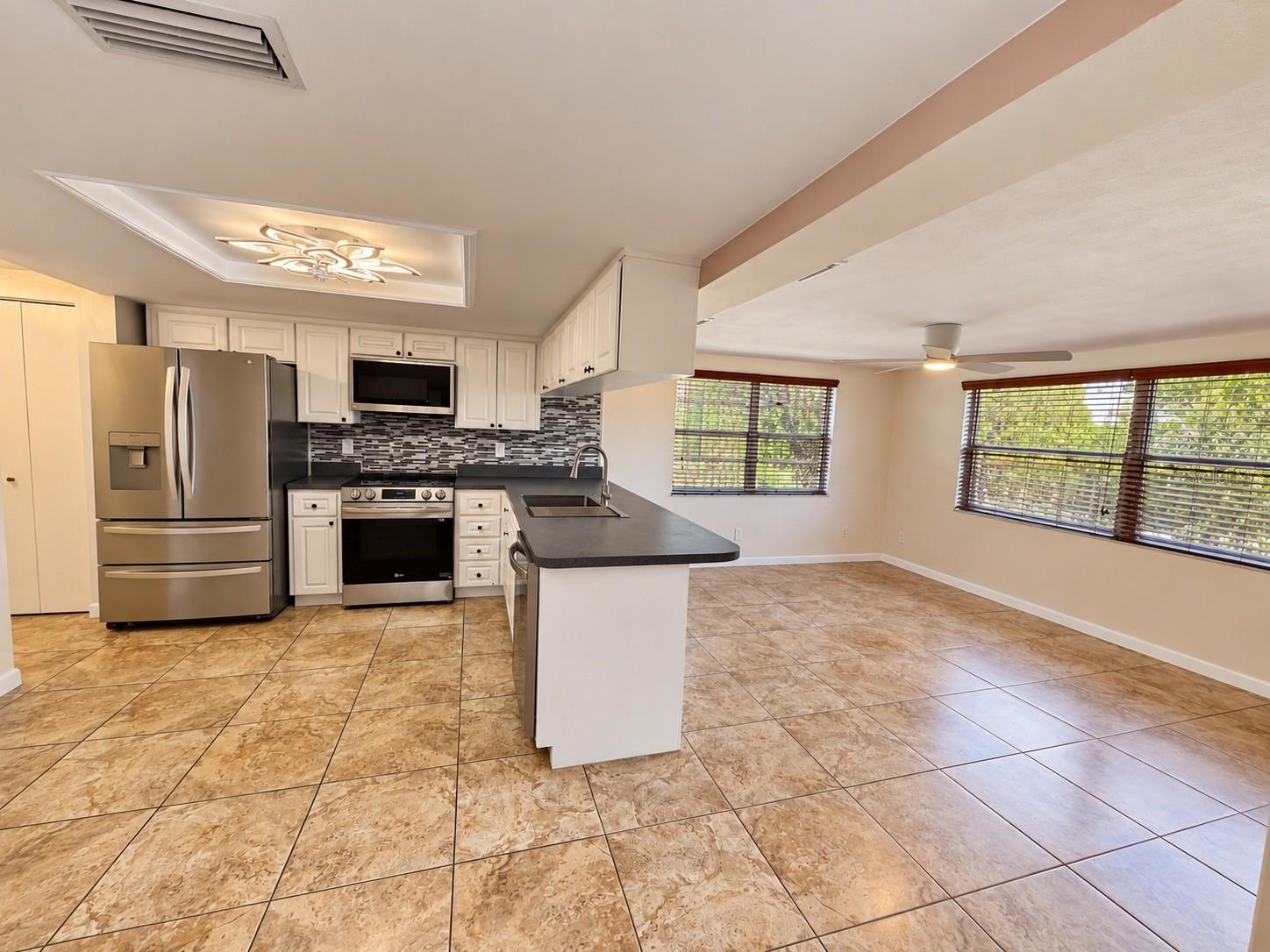 7225 ISLE DR — photo 9