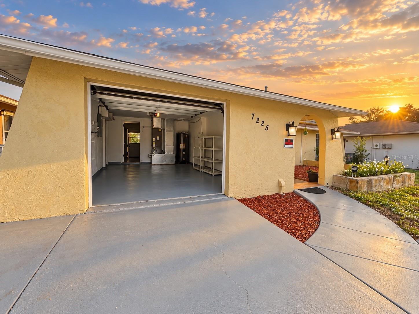 7225 ISLE DR — photo 3