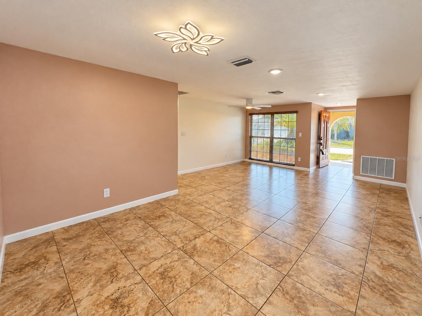 7225 ISLE DR — photo 8
