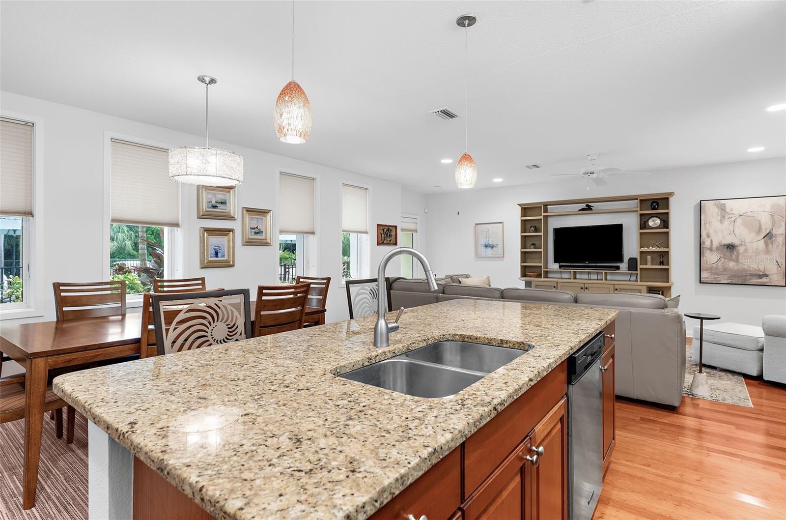 1685 LAUREL ST #4 — photo 9