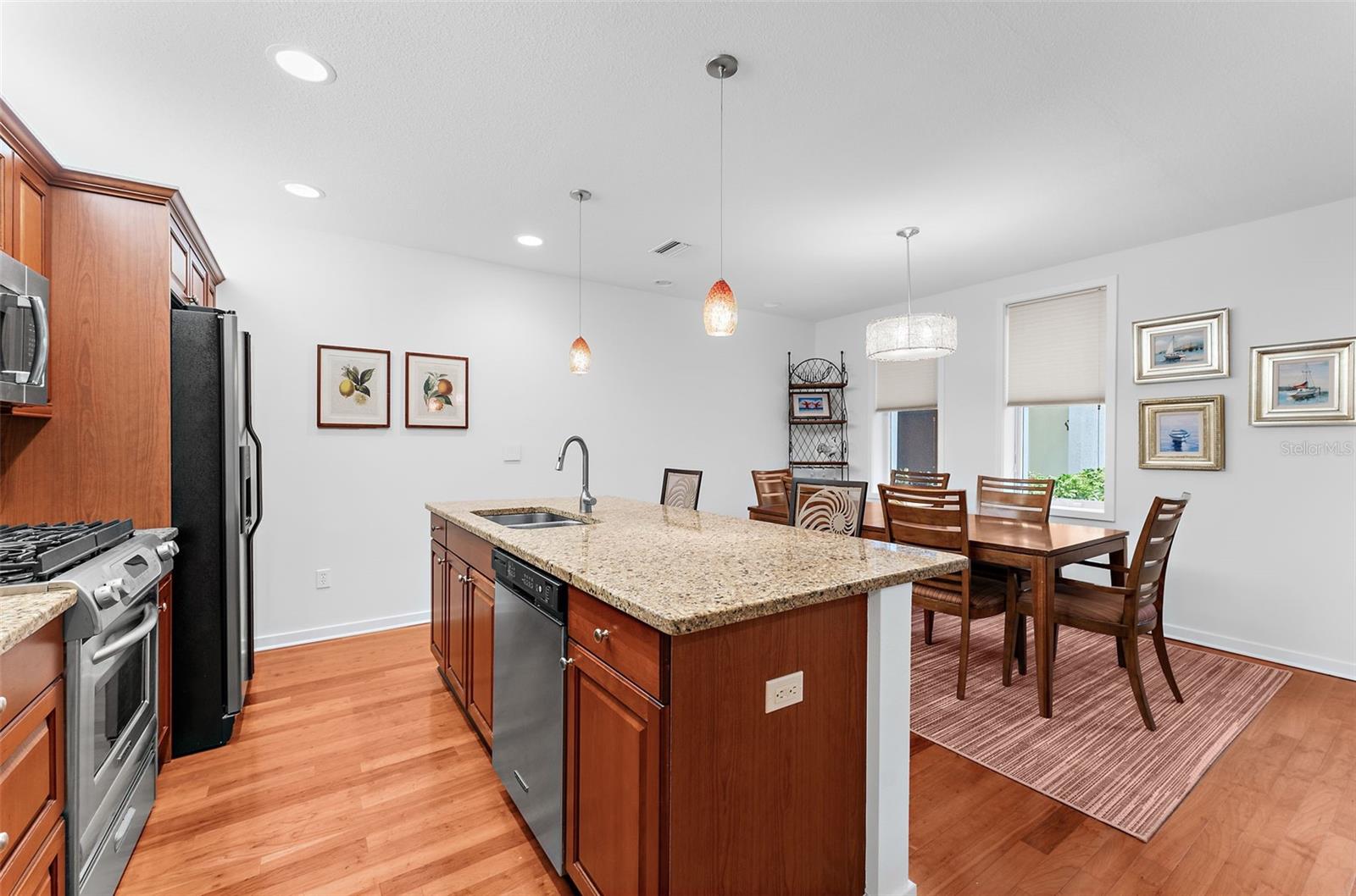 1685 LAUREL ST #4 — photo 8